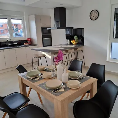 Villa Elegant Ilma With Pool - With Pool *