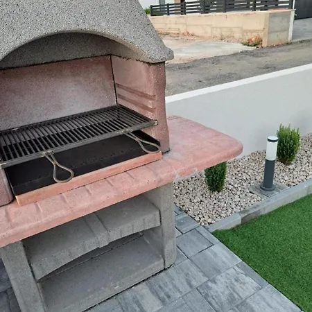 Elegant Ilma With Pool - With Pool