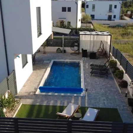Elegant Ilma With Pool - With Pool Вилла Водице