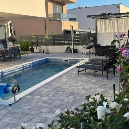 Elegant Ilma With Pool - With Pool * Водице