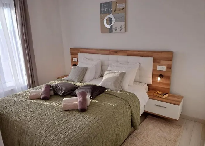 Elegant Ilma With Pool - With Pool *