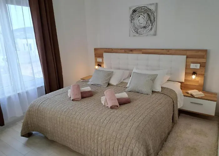 Elegant Ilma With Pool - With Pool