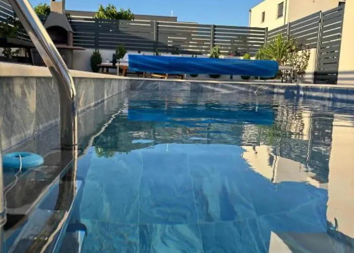 Elegant Ilma With Pool - With Pool فيلة *